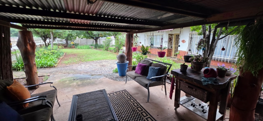 5 Bedroom Property for Sale in Stilfontein North West